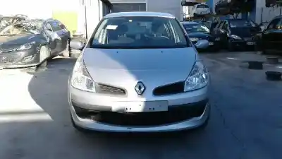 Veículo de Sucata RENAULT CLIO III Luxe Privilege do ano 2008 alimentado K9K766