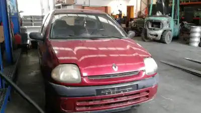 Здавання транспортного засобу RENAULT CLIO II FASE II (B/CB0) Authentique року 2001 потужний D7F720