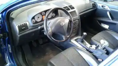 Véhicule à la ferraille peugeot 407 st confort pack de l'année 2005 alimenté 3fz