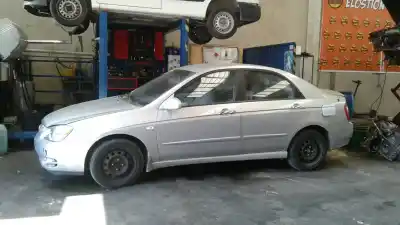 Veículo de Sucata kia cerato 2.0 ex crdi berlina do ano 2005 alimentado d4ea