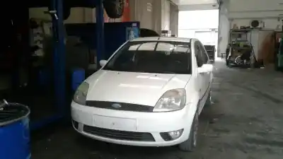 Veículo de Sucata FORD FIESTA (CBK) Ambiente do ano 2001 alimentado F6JA