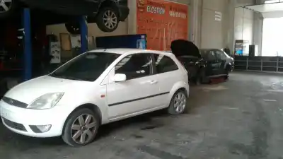 Veículo de Sucata ford fiesta (cbk) ambiente do ano 2001 alimentado f6ja
