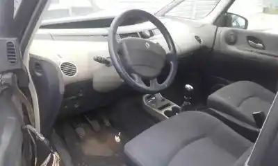 Sloopvoertuig renault espace iv (jk0) grand espace expression van het jaar 2004 aangedreven g9t742