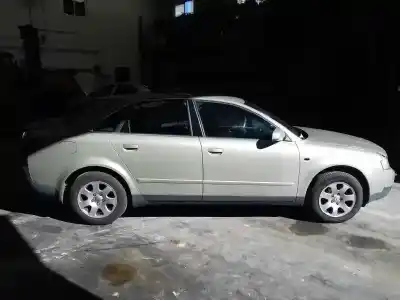 Sloopvoertuig audi a4 berlina (8e) 1.9 tdi (96kw) van het jaar 2000 aangedreven awx