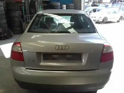 Sloopvoertuig audi a4 berlina (8e) 1.9 tdi (96kw) van het jaar 2000 aangedreven awx