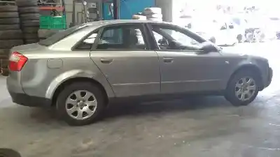 Veículo de Sucata audi a4 berlina (8e) 1.8 t sport edition do ano 2000 alimentado avj