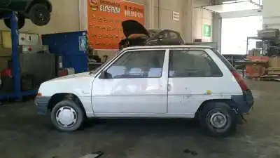 Здавання транспортного засобу renault   року 1990 потужний 