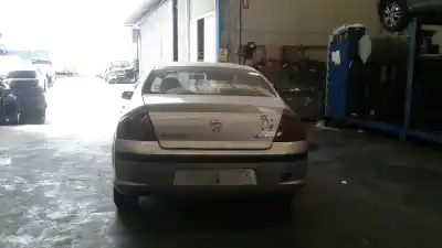 Veículo de Sucata peugeot 407 business line do ano 2004 alimentado 9hz