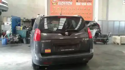 Véhicule à la ferraille peugeot 5008 active de l'année 2011 alimenté 9hd