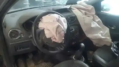 Veículo de Sucata renault clio iii exception do ano 2009 alimentado k9k766