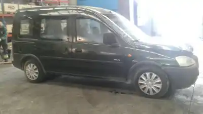 Veículo de Sucata opel combo familiar do ano 2002 alimentado y17dt