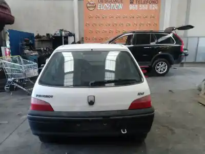 Veículo de Sucata peugeot 106 (s2) kid do ano 1998 alimentado hdz