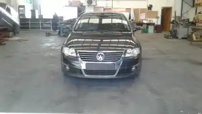 Vehicul casat VOLKSWAGEN PASSAT BERLINA (3C2) Highline al anului 2005 alimentat BKP