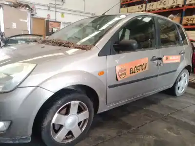 Veicolo di demolizione ford fiesta (cbk) ambiente dell'anno 2004 alimentato f6ja
