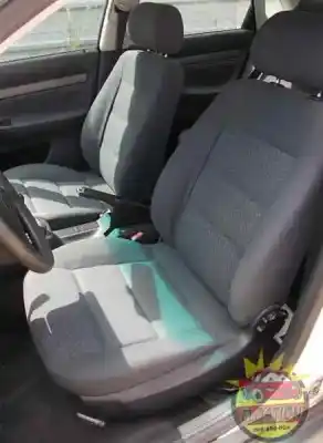 Veicolo di demolizione audi a4 berlina (b5) 1.8 dell'anno 1996 alimentato adr