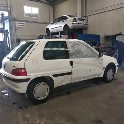 Veicolo di demolizione peugeot 106 (s2) kid d dell'anno 1996 alimentato vjz