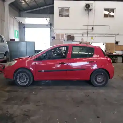 Veículo de Sucata renault clio iii authentique do ano 2011 alimentado 