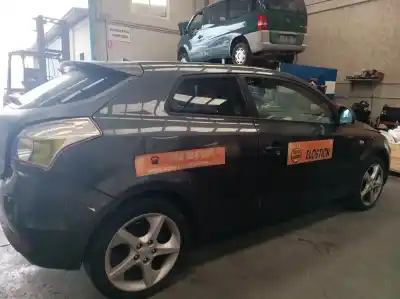 Veicolo di demolizione kia cee´d emotion dell'anno 2009 alimentato d4ea