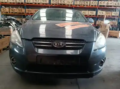 Veicolo di demolizione kia cee´d emotion dell'anno 2009 alimentato d4ea