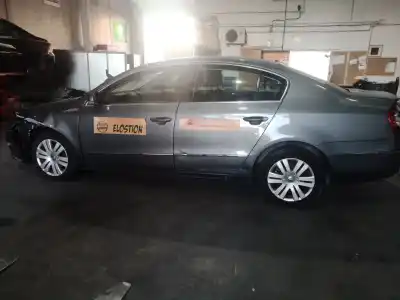 Veicolo di demolizione volkswagen passat berlina (3c2) advance dell'anno 2007 alimentato bkp