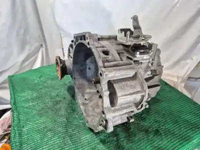 Veículo de Sucata VOLKSWAGEN GOLF IV (1J1)  do ano 2001 alimentado AJM,AUY