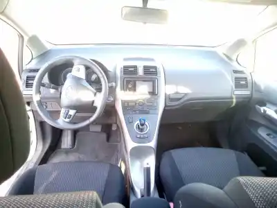 Veículo de Sucata toyota auris (_e15_) 1.8 hybrid (zwe150_) do ano 2012 alimentado 2zr-fxe