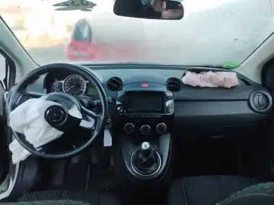 Scrapping Vehicle mazda 2 (de_, dh_) 1.3 (de3fs) of the year 2015 powered zjve