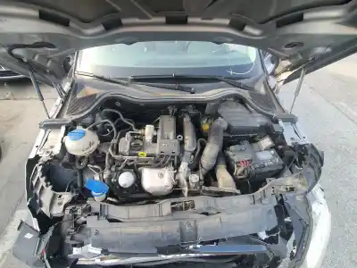 Veículo de Sucata audi a1 (8x) 1.2 16v tfsi 86 cv / 63 kw do ano 2014 alimentado cbza