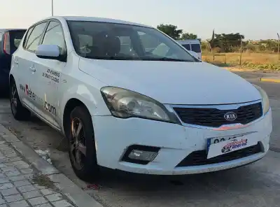 Veículo de Sucata kia cee´d 1.6 crdi cat do ano 2010 alimentado 