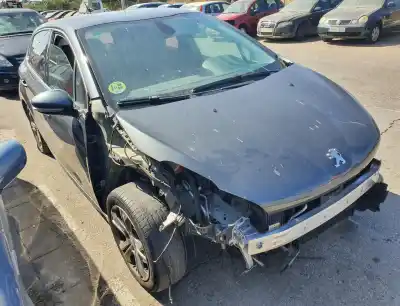 Veicolo di demolizione peugeot 208 active dell'anno 2015 alimentato 