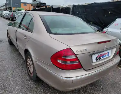Veículo de Sucata mercedes-benz clase e (w211) e 200 kompressor (211.042) do ano 2004 alimentado m 271.941