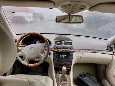 Veículo de Sucata mercedes-benz clase e (w211) e 200 kompressor (211.042) do ano 2004 alimentado m 271.941