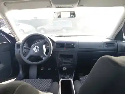 Veicolo di demolizione volkswagen golf iv (1j1) 1.6 16v dell'anno 2001 alimentato atn,aus,azd,bcb