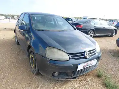 Veículo de Sucata volkswagen golf v (1k1) 1.9 tdi do ano 2004 alimentado bkc