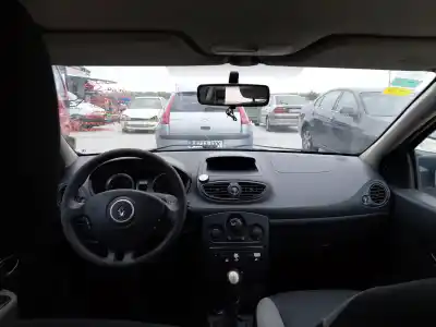 Scrapping Vehicle RENAULT CLIO III (BR0/1, CR0/1) 1.2 16V (BR02, BR0J, BR11, CR02, CR0J, CR11) of the year 2009 powered D4F 740