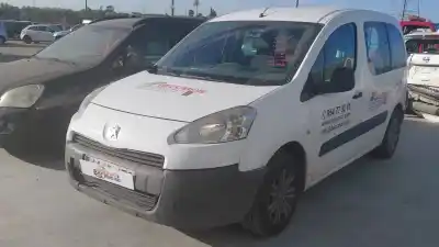 Veículo de Sucata PEUGEOT PARTNER TEPEE  do ano 2015 alimentado 9HN (DV6ETED)