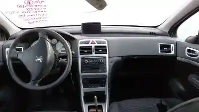 Véhicule à la ferraille PEUGEOT 307 SW (3H) 1.6 HDI 90 de l'année 2008 alimenté 9HX (DV6ATED4)