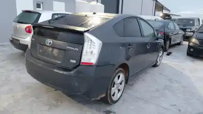 Scrapping Vehicle toyota prius (_w3_) 1.8 hybrid (zvw3_) of the year 2010 powered 2zr fxe