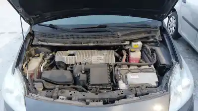 Scrapping Vehicle toyota prius (_w3_) 1.8 hybrid (zvw3_) of the year 2010 powered 2zr fxe