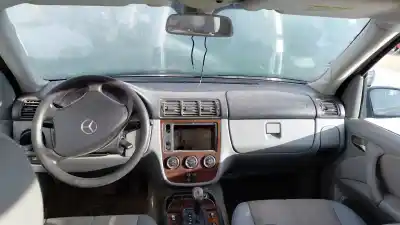Veicolo di demolizione mercedes-benz clase m (w163) ml 270 cdi (163.113) dell'anno 2004 alimentato om 612.963