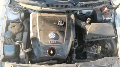 Veicolo di demolizione VOLKSWAGEN GOLF IV (1J1)  dell'anno 2025 alimentato AJM