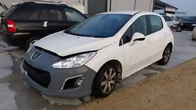 Véhicule à la ferraille peugeot 308 i (4a_, 4c_) 1.6 16v de l'année 2013 alimenté 5fs (ep6c)