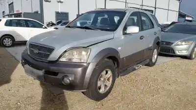 Véhicule à la ferraille KIA SORENTO I (JC)  de l'année 2003 alimenté D4CB