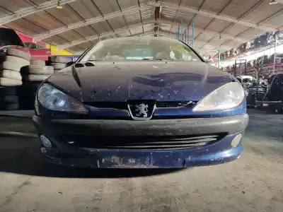 Veículo de Sucata PEUGEOT 206 BERLINA X-Line do ano 2000 alimentado D-WJZ