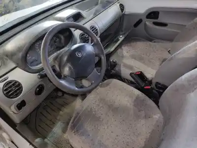 Scrapping Vehicle renault kangoo (f/kc0) alize 64 cv / 47 kw of the year 2004 powered f8q