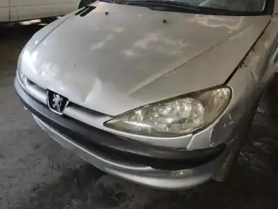 Veículo de Sucata peugeot 206 berlina x-line do ano 2001 alimentado wjy