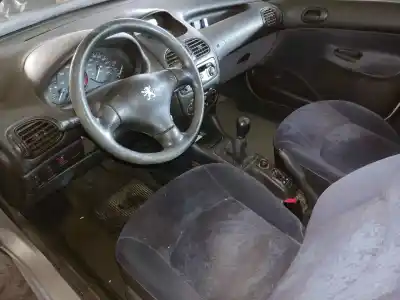 Veículo de Sucata peugeot 206 berlina x-line do ano 2001 alimentado wjy