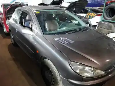 Veículo de Sucata PEUGEOT 206 BERLINA 206 5P XR 75 do ano 1999 alimentado G-KFX