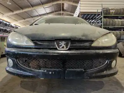 Veículo de Sucata PEUGEOT 206 BERLINA GT do ano 2002 alimentado RFNEW10J4