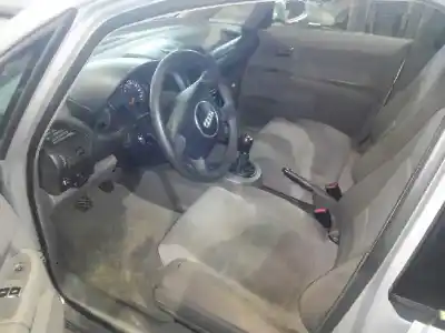 Veículo de Sucata audi a2 (8z0) 1.4 do ano 2001 alimentado aua